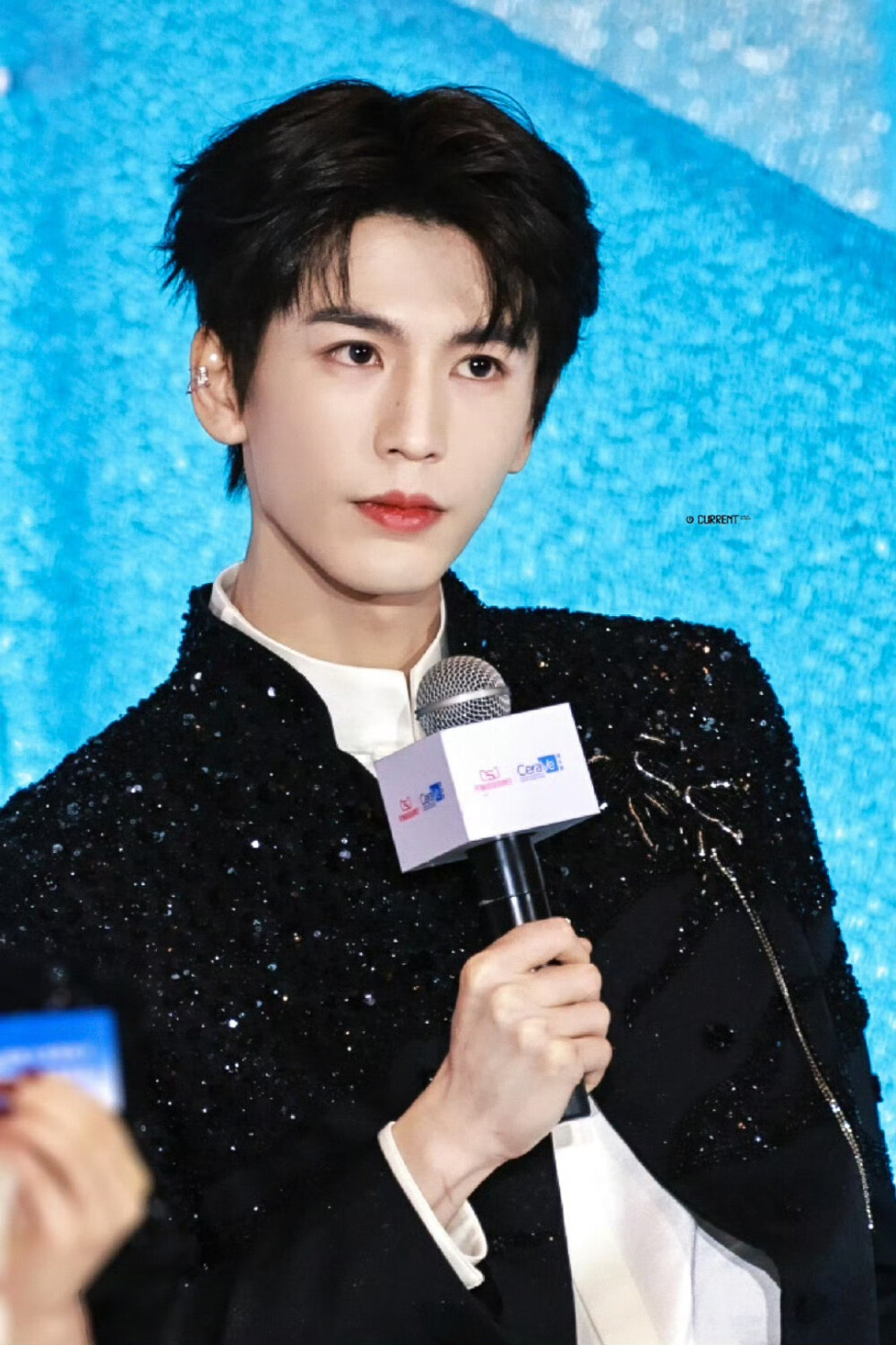 cr.Current丨张凌赫