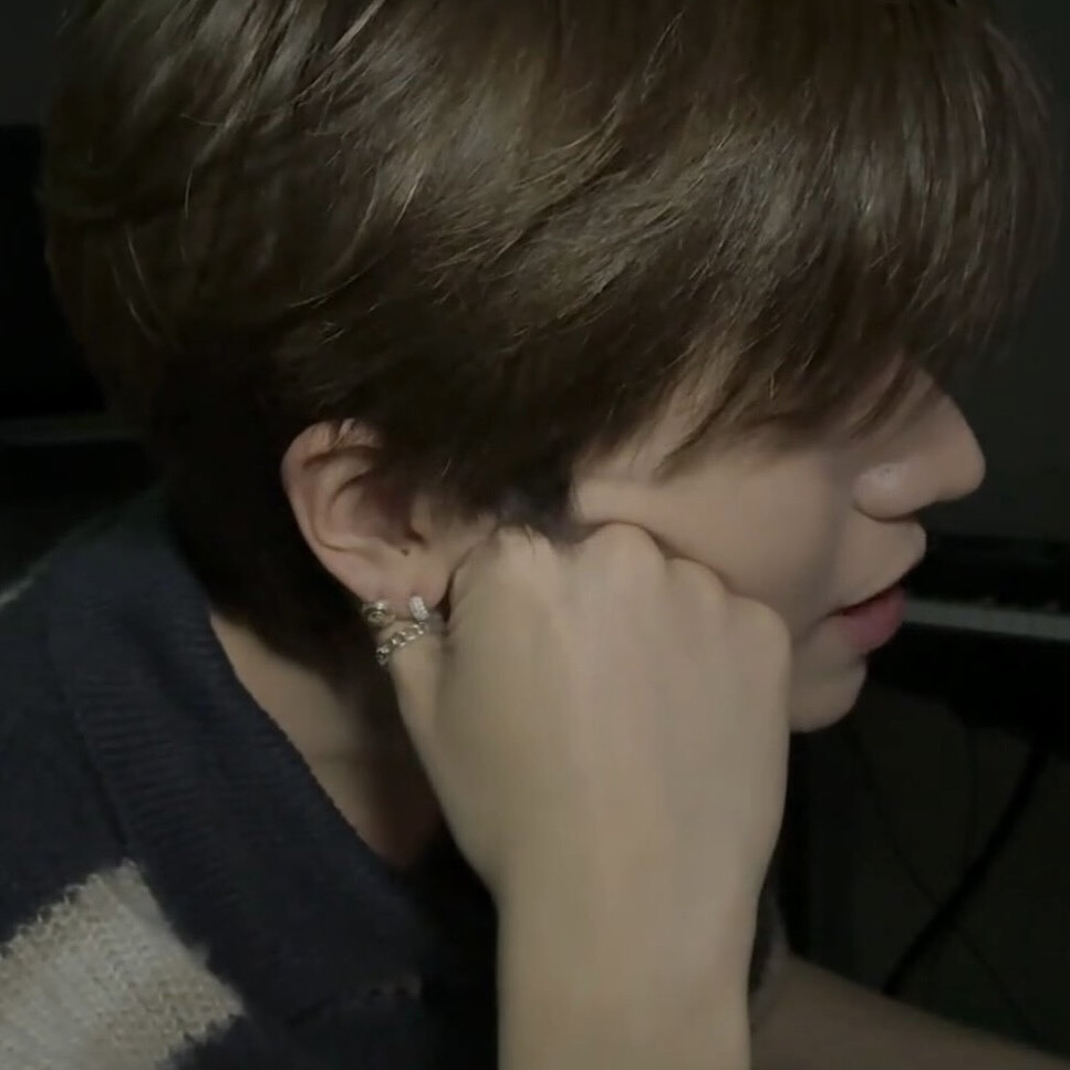 依旧侧脸战神吧