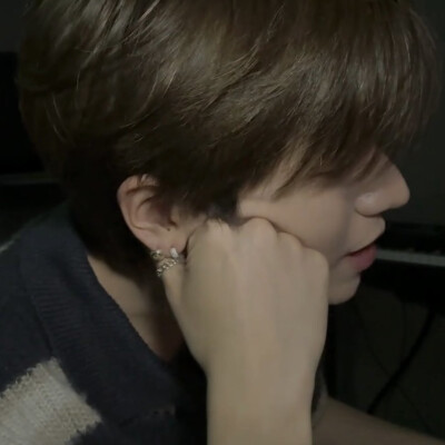 依旧侧脸战神吧