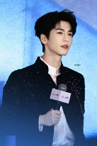 cr.Heartthrob-张凌赫