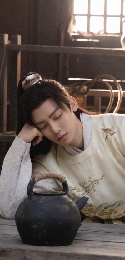 侯明昊《玉茗茶骨》陆江来