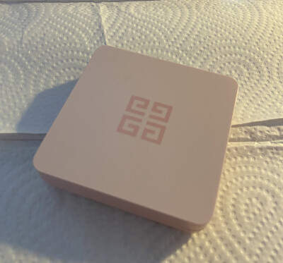 纪梵希 少女时光粉凝霜