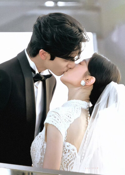 骄阳似我
宋威龙✖️赵今麦 ​​​