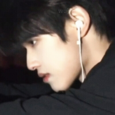 我不是故意烦你的 我以为你需要我