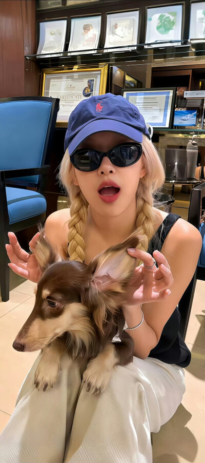 BY爱喝可乐的古娜小姐