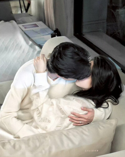 骄阳似我
宋威龙✖️赵今麦 ​​​