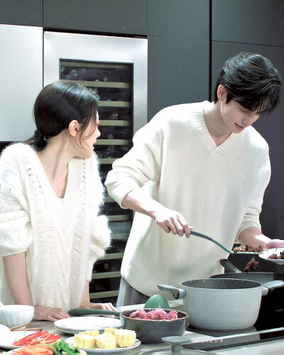 骄阳似我
宋威龙✖️赵今麦 ​​​