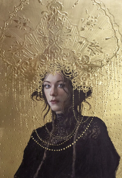 艺术家Stephanie Rew
她是一位来自苏格兰、现居爱丁堡的具象画家。她毕业于邓肯 ‒ 乔丹斯通艺术学院，早期凭借才华获得了伊丽莎白·格林希尔兹基金会奖助。斯蒂芬妮的创作以女性人体和披挂戏服的模特为主，尤其喜欢…