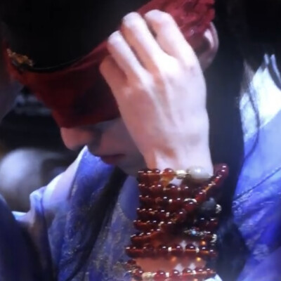 依依云岭葬江河