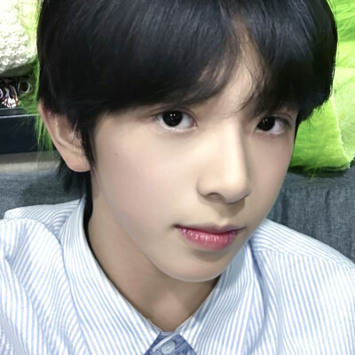 衬衫的价格是九磅十五便士