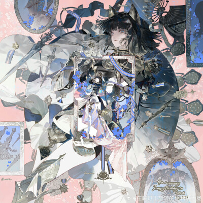 在暖灯下旋转的便利店香肠