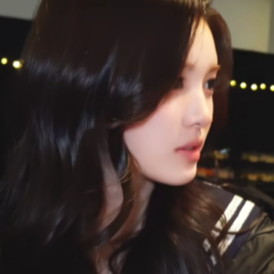 默默无闻躲在角落突破三百粉丝大关（放烟花）