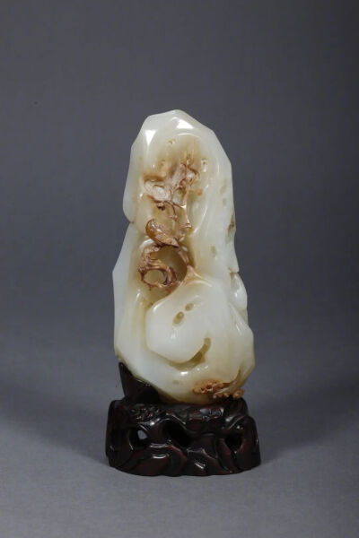 清代 白玉巧雕喜上眉梢山子
观复博物馆藏