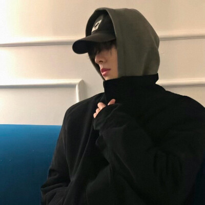 男生头像#人和人还是淡淡的好就可以不期待不在意不要求不离开