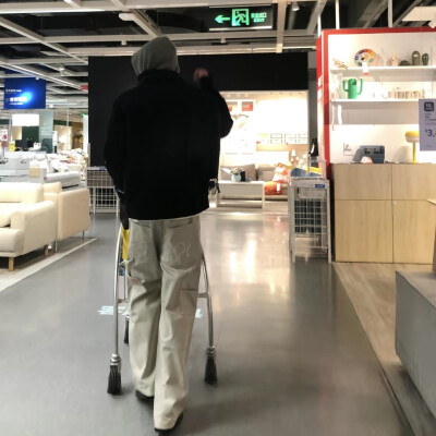 男生头像#人和人还是淡淡的好就可以不期待不在意不要求不离开