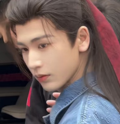 只道他草莽人轻浮，原来非俗流