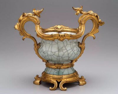 清乾隆  仿哥釉瓶（镶铜鎏金执柄）波士顿美术博物馆藏