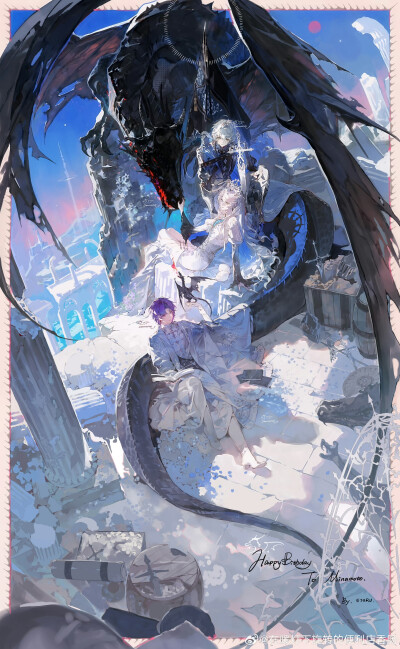 在暖灯下旋转的便利店香肠