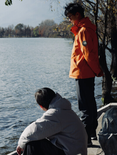 还珠格格没骗我们
大理“四季如春”“家家有水户户有花”