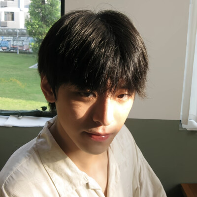 男生头像#人和人还是淡淡的好就可以不期待不在意不要求不离开