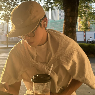 男生头像#对了就庆祝错了就进步