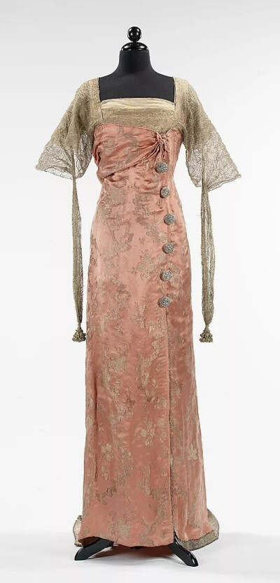 Evening dress (1914) by Callot Soeurs made of silk, metal and rhinestones