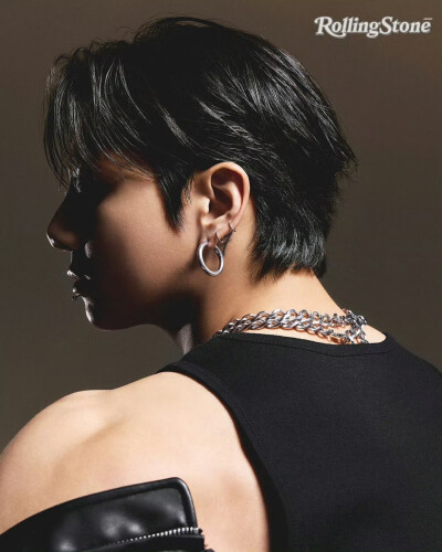 260107
Calvin Klein 更新柾国相关