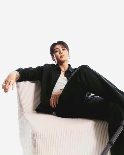 260105
Calvin Klein ins更新柾国相关