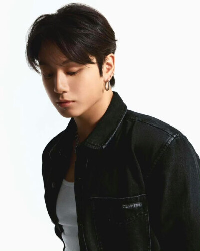 260105
Calvin Klein ins更新柾国相关