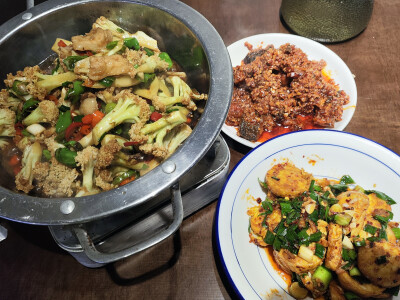 还是赣菜，这家店越来越改良了，下次一定叫厨师放正宗江西辣。
1.6
