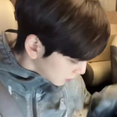 坐阳台装鱿鱼一翻身翻猪圈里去了