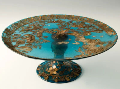 威尼斯草饰海蓝宝石玻璃果盘（16世纪中叶）现藏于穆拉诺玻璃博物馆