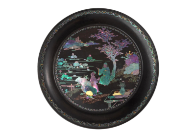 清 黑漆嵌螺钿观荷图盘