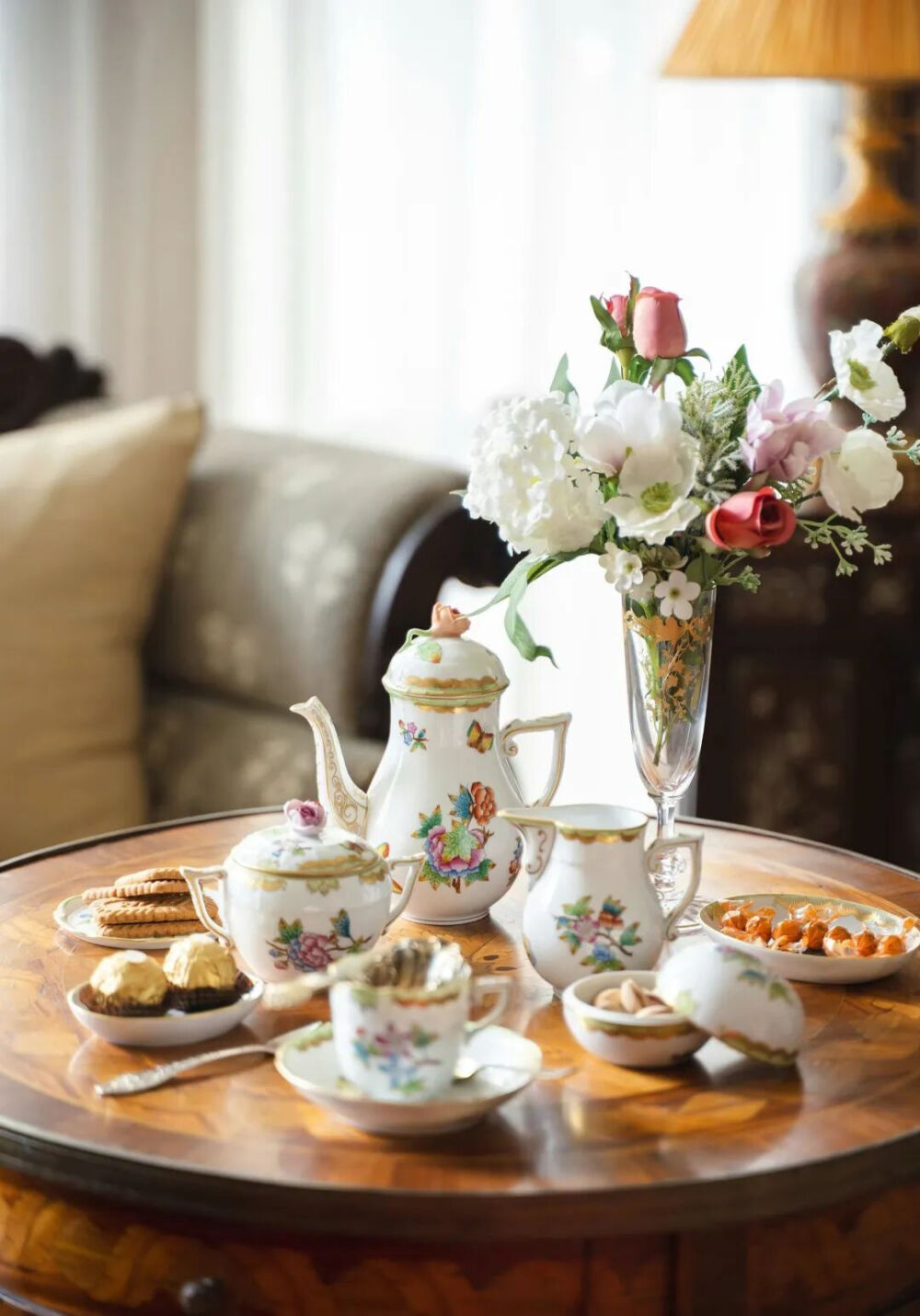 20世纪匈牙利赫伦瓷窑出品「维多利亚女王」系列主题手绘描金装饰下午茶瓷器套件