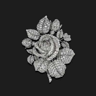 Corsage Brooch of Princess Mathilde，梅莱里奥（Mellerio，又称 Meller），巴黎，约 1864 年，材质：钻石、黄金、白银，尺寸：14.5 × 10.8 × 5.1 厘米，©The Al Thani Collection, 2018 版权所有，摄影：Prudence …