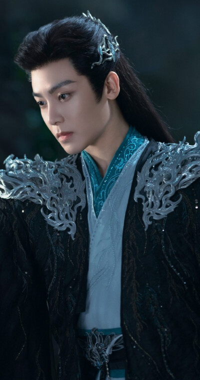 侯明昊《逍遥》红烨