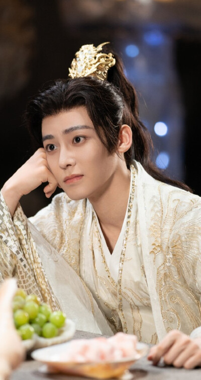 侯明昊《逍遥》红烨