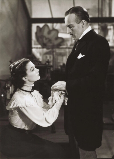 1942年，费雯丽在舞台剧《医生的窘境》剧照及幕后