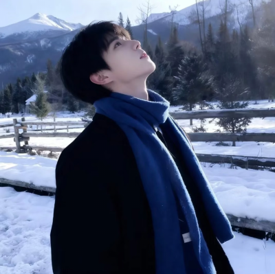 我们又有多少爱和耐心 供彼此消遣