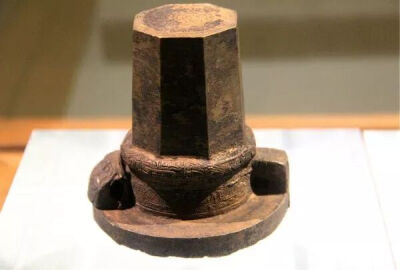 战国  曾侯乙墓出土车軎湖北省博物馆藏