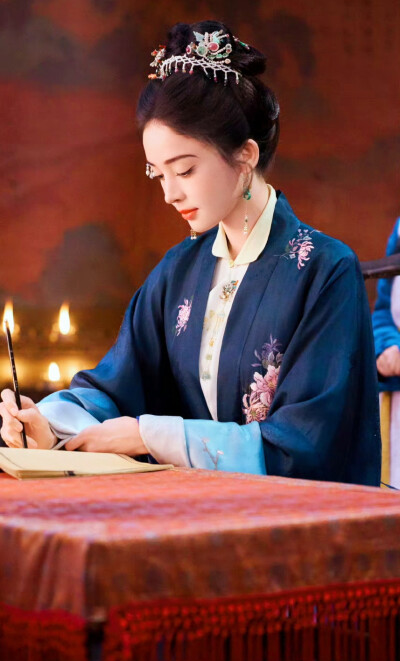 娜扎《玉茗茶骨》