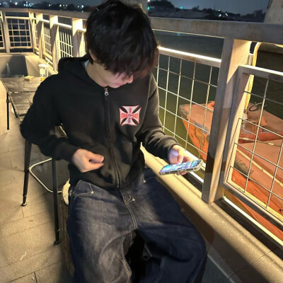 讨厌分离 希望你可以像毛绒玩偶一样陪在我身边