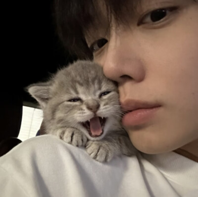 讨厌分离 希望你可以像毛绒玩偶一样陪在我身边