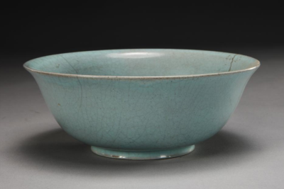 北宋 汝窑天青釉碗故宫博物院藏