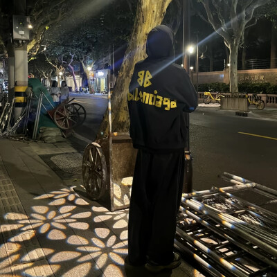 头像丨男头 事过翻篇 人过不念 一切随缘