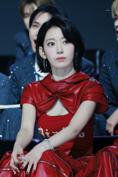 宮脇咲良 饭拍高清