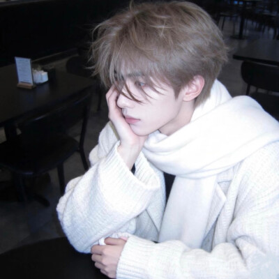 你可以偶尔忽略我 就像对待一个无关紧要的存在