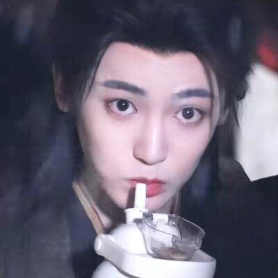 小猫你的眼睛为什么这么圆