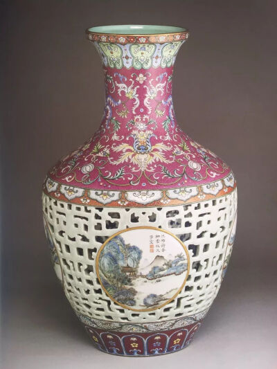 清乾隆  粉彩锦上添花玲珑套瓶台北故宫博物院藏