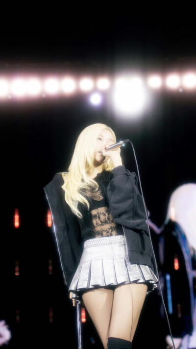 朴彩英 rosie rosé